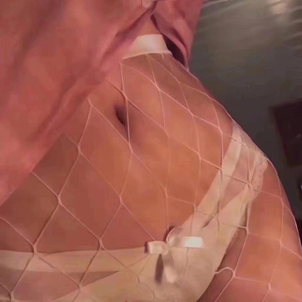 夫子庙娇小温柔型美女